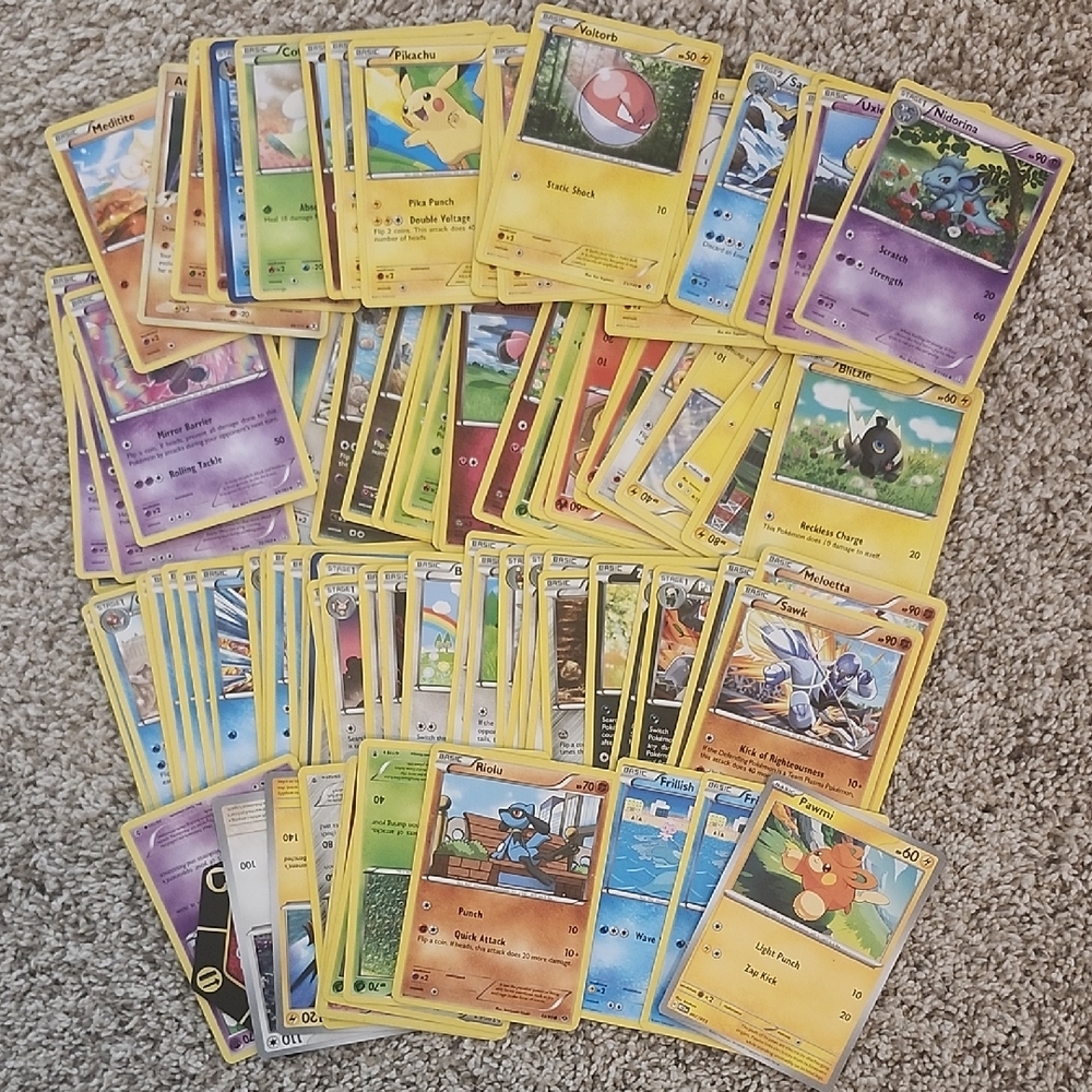 90+ Pokémon Trading Card Collection